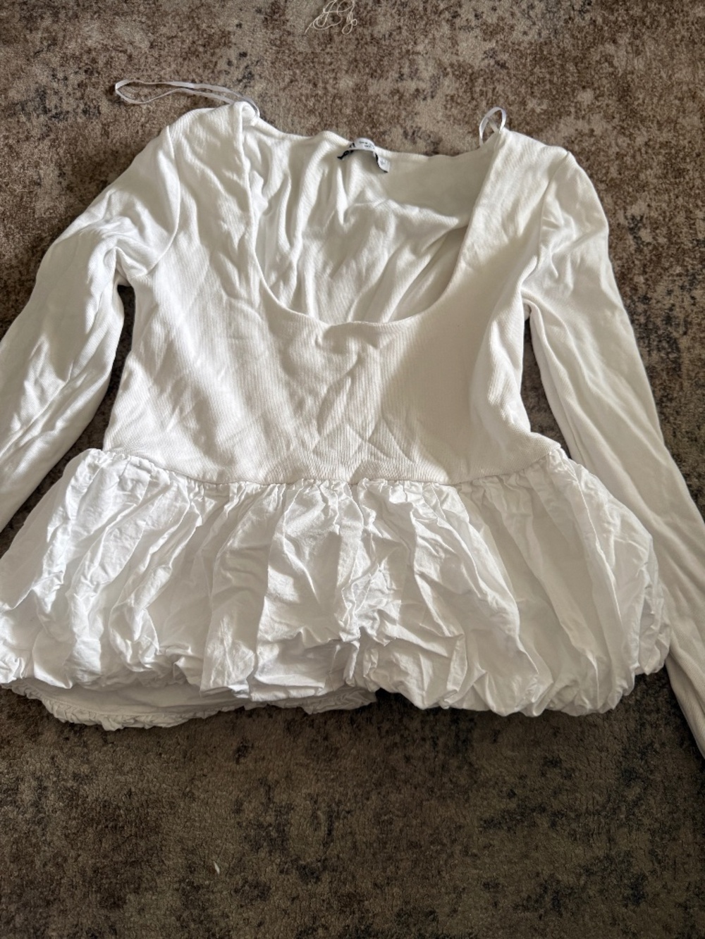 White balloon crop shirt